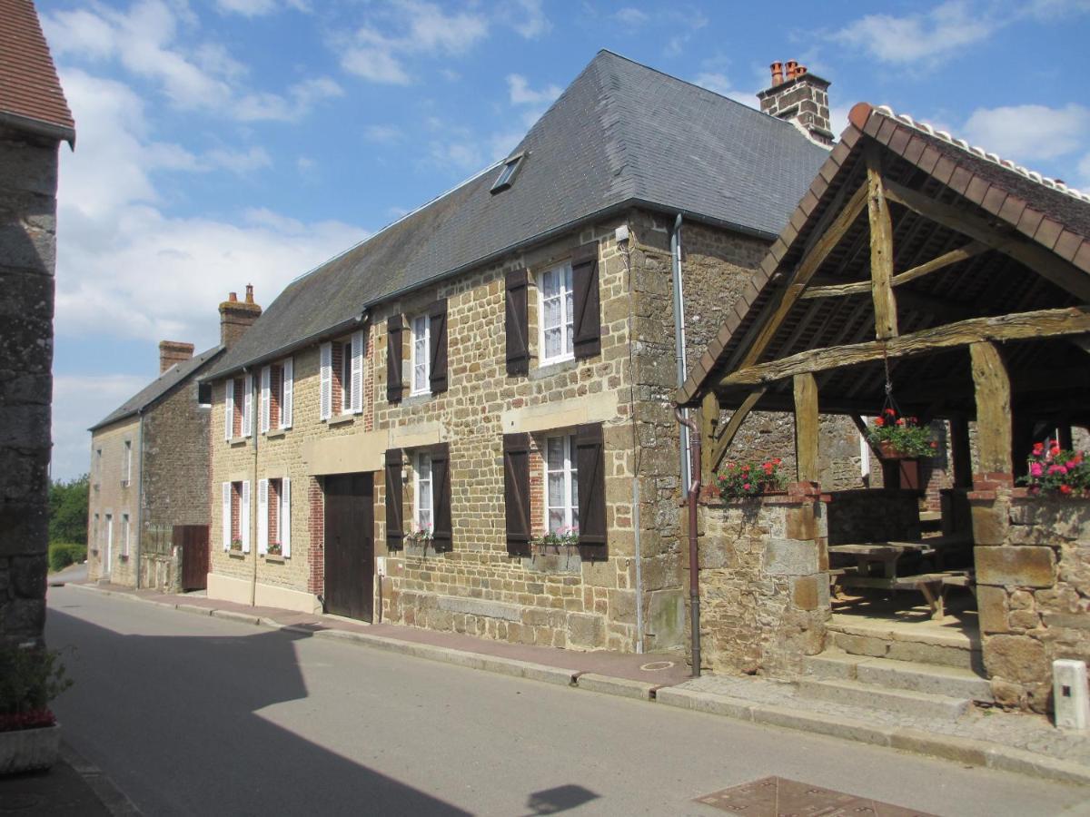 Le Figuier Bed & Breakfast La Foret-Auvray Exterior photo